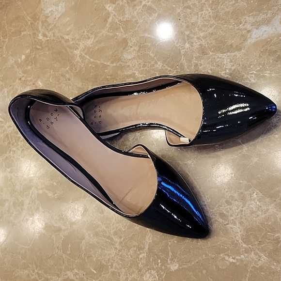 A New Day Black Patent Slip-on Pointed-toe Ballet Flats, Sz 7.5 - Picture 2 of 16